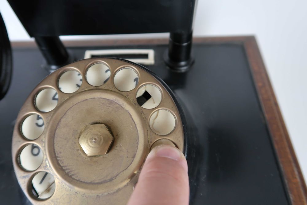 Telefone antigo em madeira (Ref. 5)