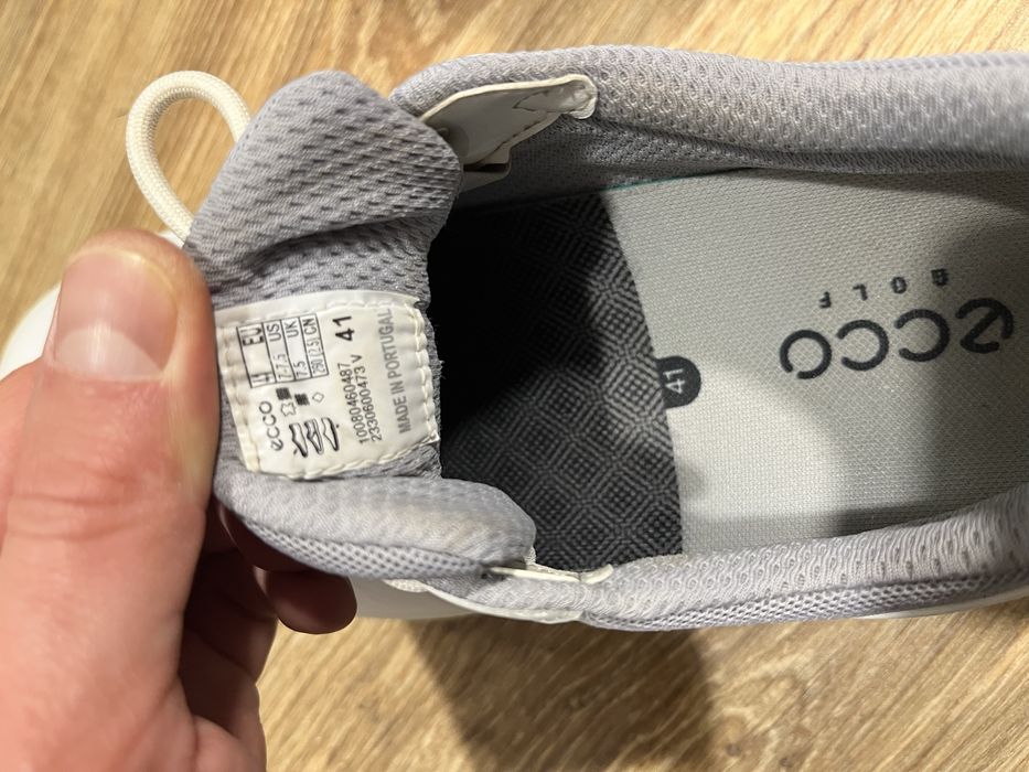 Кросівки ECCO  Розмір 41(26,5 см.) Ціна 1290 грн.