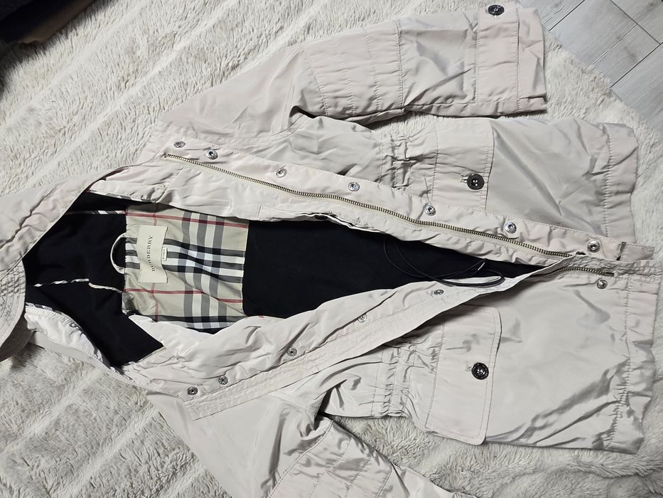 Курточка  для дівчинки оригінальна Burberry  дуже крута та стильная