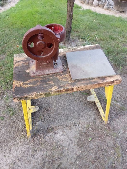 Sprzedam starą wirówkę do mleka