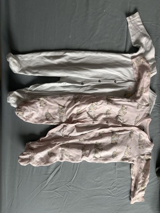 Zestaw ubranek 6–9 mies. (rozmiar 74)