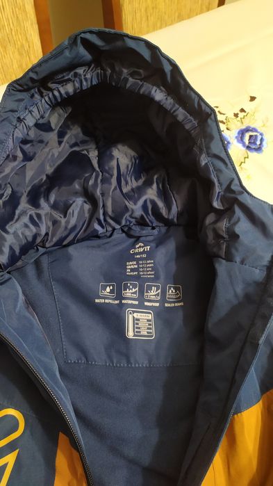 Nowa kurtka chłopięca 152