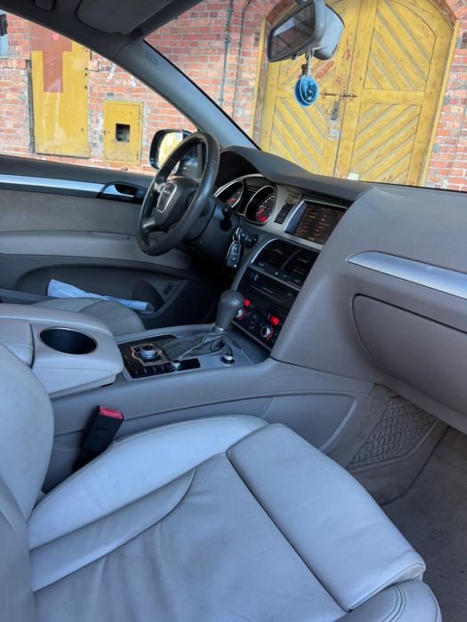 Audi Q7 3.0D 2011R