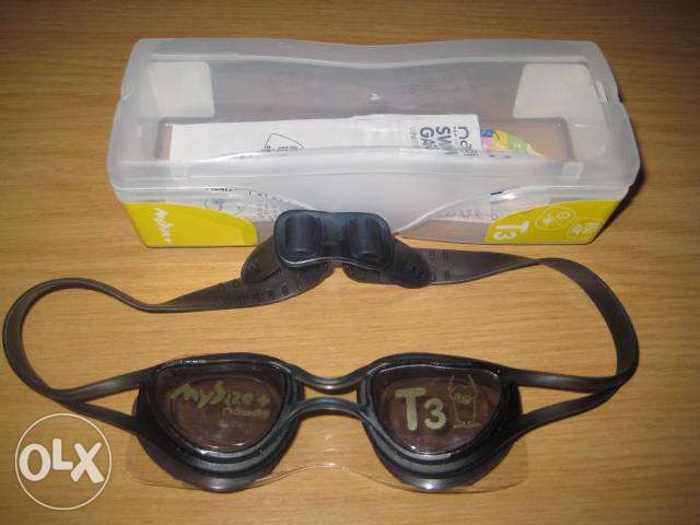 óculos de piscina 5€