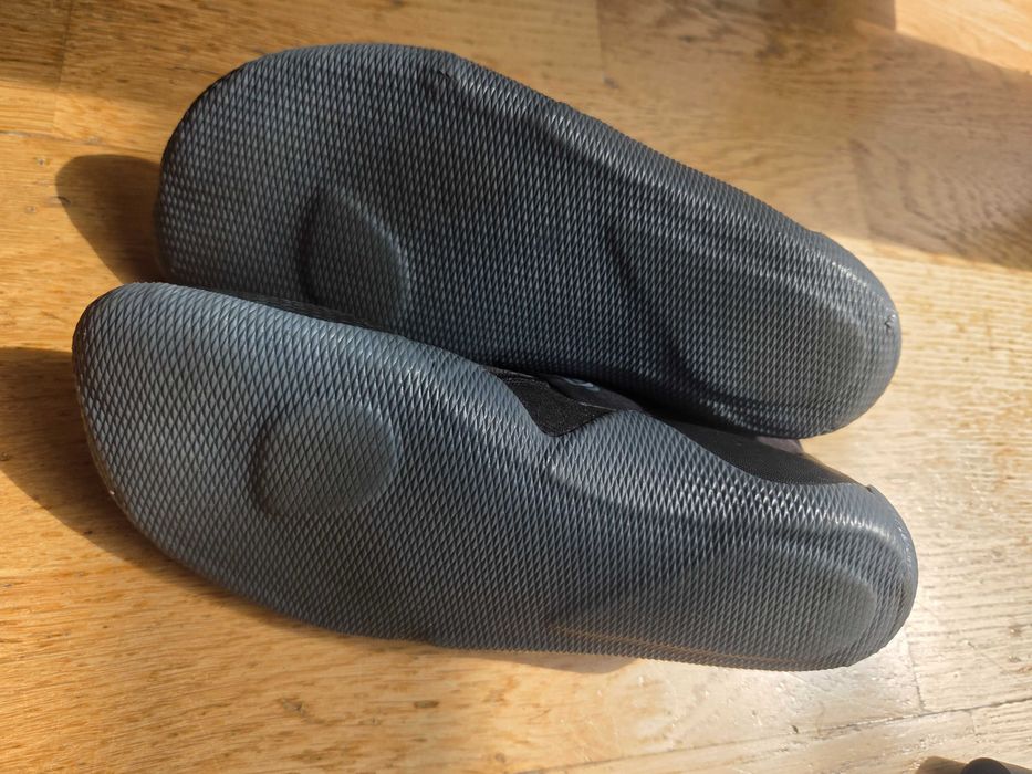 OLAIAN Buty niskie surfing 500 z neoprenu 2 mm rozm 35/36