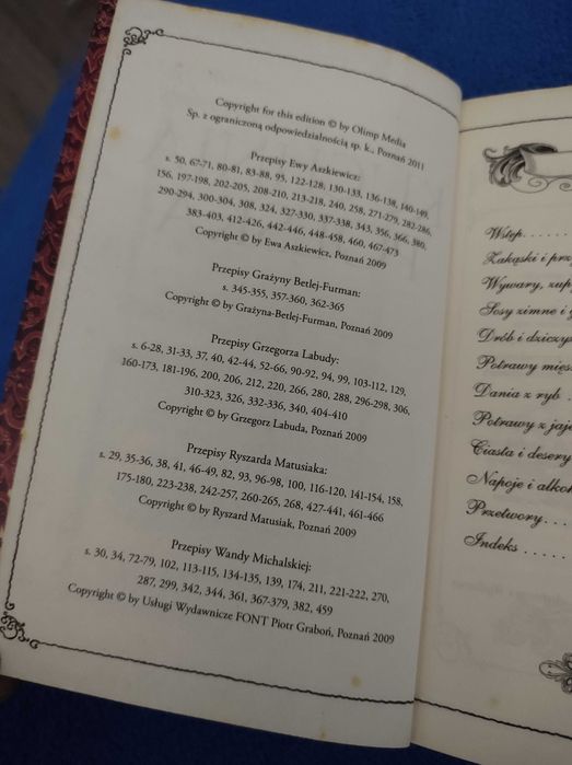 Książka "wielka księga przepisów"