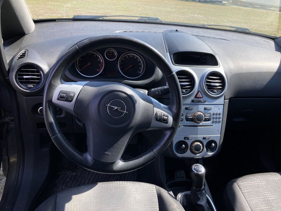 Opel Corsa 1.2 Enjoy
