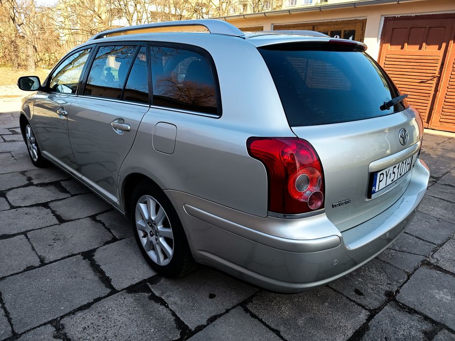 Toyota Avensis kombi T25 2.0 D-4D 2008r