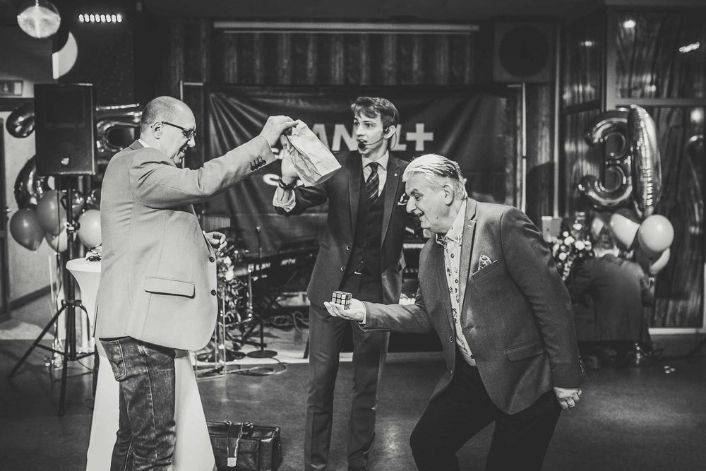 Iluzjonista na eventy firmowe oraz prywatne | Jędrzej Waberski