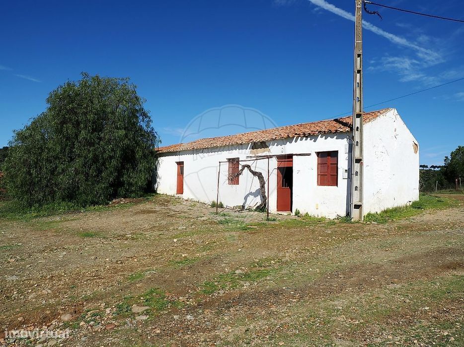T3 Country House for Sale
