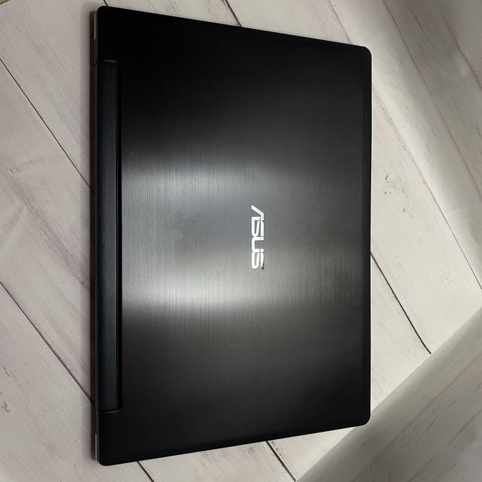 Ноутбук ASUS K56CB i3/2GB відеокарта/4GB ОП/500GB