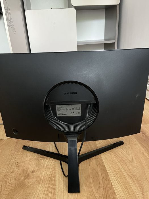 Monitor Samsung C24RG50FZ