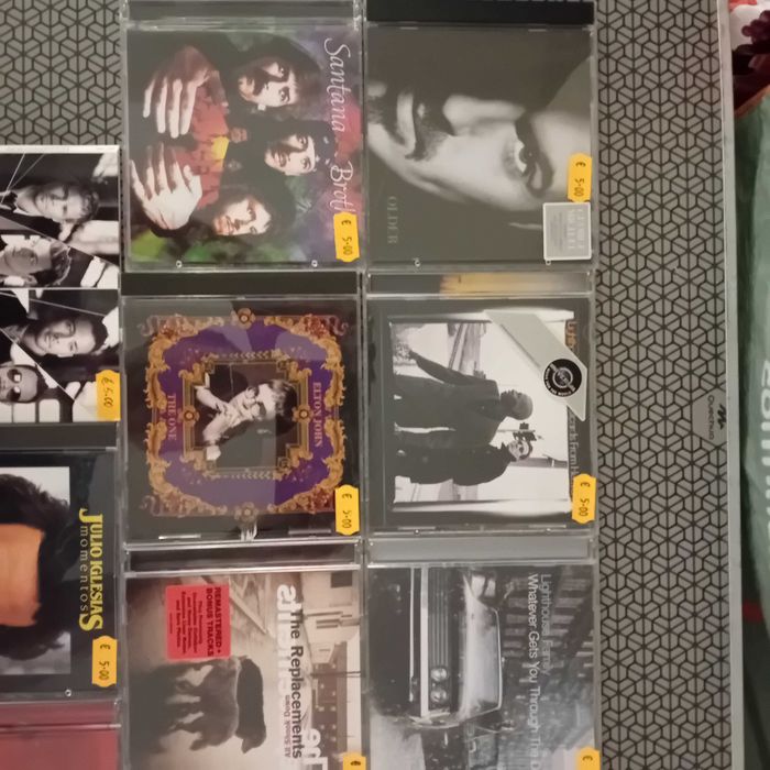 Música em Cd de Artistas Internacionais Consagrados.