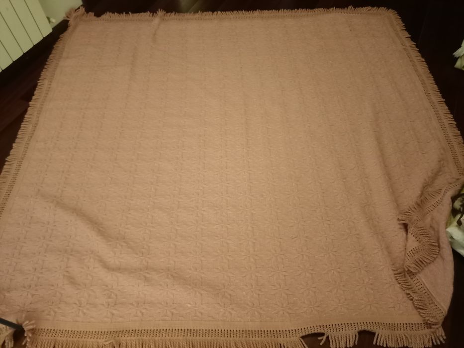 2 Colchas de cama cor Rosa e Branco