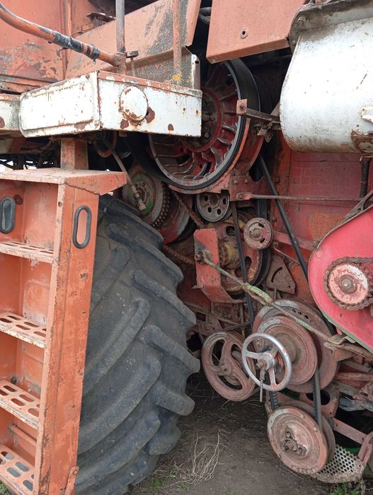 Комбайн Дон 1500