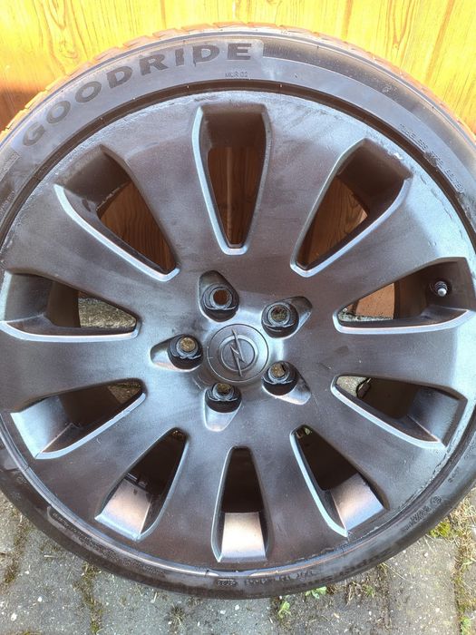 Felgi z oponami 19 opel