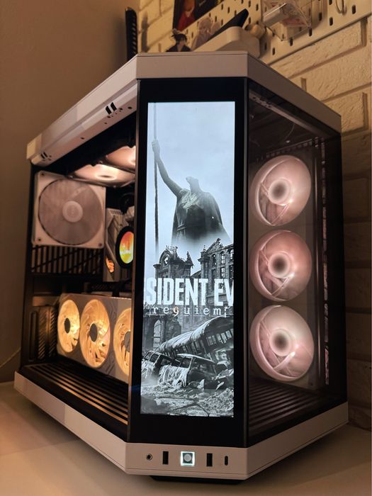 Komputer gamingowy -  Hyte Y70 Touch z ekranem dotykowym (negocjacja)