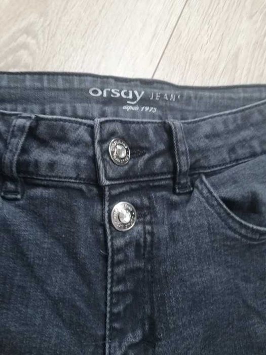 Czarne jeansy orsay