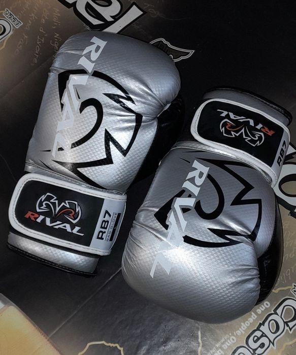 Боксерские перчатки rival