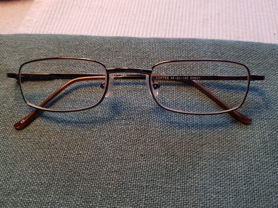 Oprawki druciane firmy Luis Ballard.