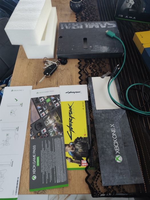 Xbox one X w edycji Cyberpunk 2077 Gry  2020 r jak nowa 1msc gamę pass