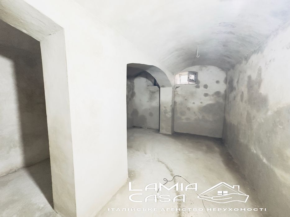 Продаж комерційного приміщення вул. Вавілова (центр)