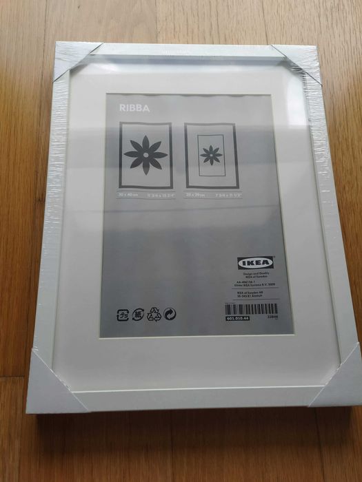 Moldura IKEA RIBBA 30x40 branca — NOVA/selada