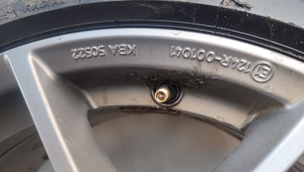 Alufelgi Borbet Y 17" 5x120 BMW x1 nowe opony 2024