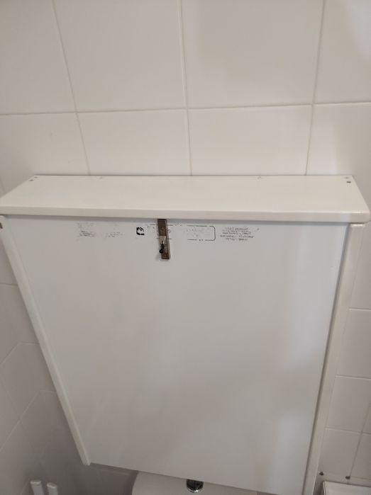 Muda fraldas de parede