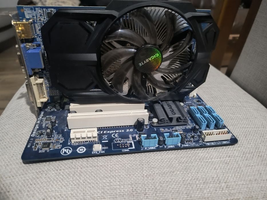 Zestaw Gigabyte H55 | i3-540 | 4GB RAM | Radeon R7 240 2GB