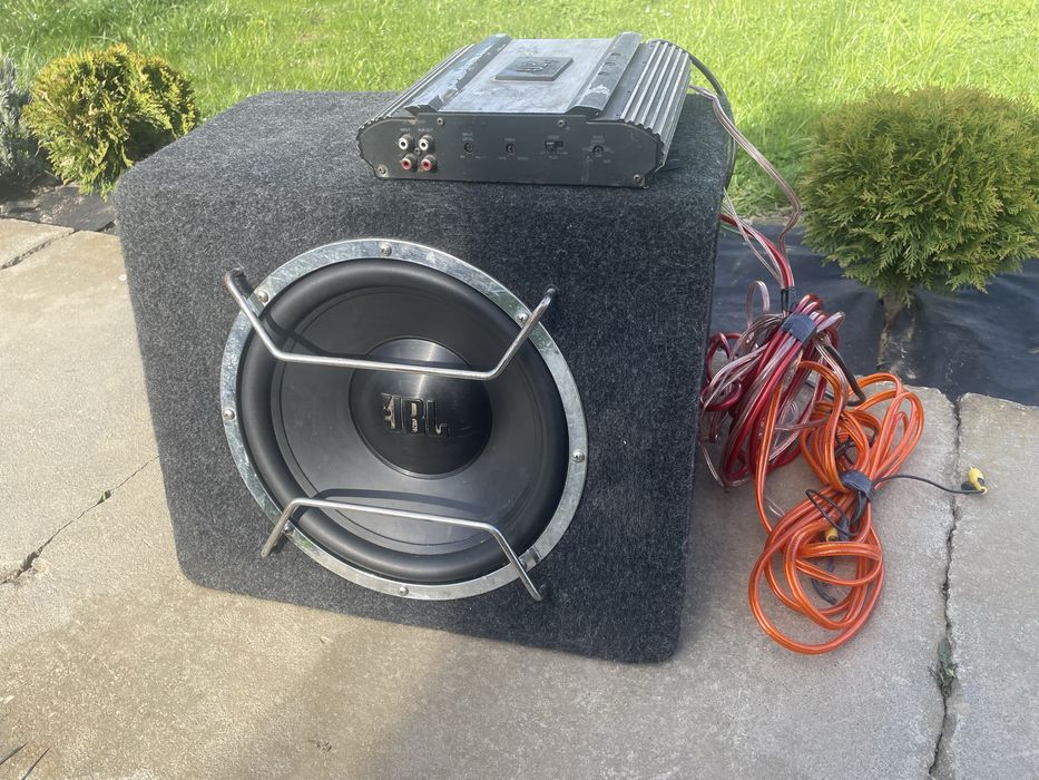 Продам сабвуфер JBL GTO1260BR