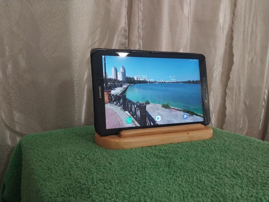 Подставка под планшет ( телефон)