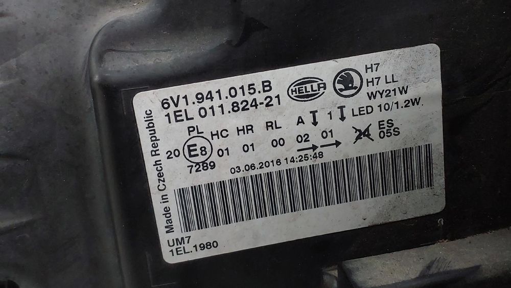Ótica / farol esquerda SKODA Fabia III Hatchback (NJ3)