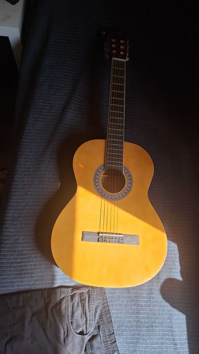 Sprzedam gitarę klasyczną