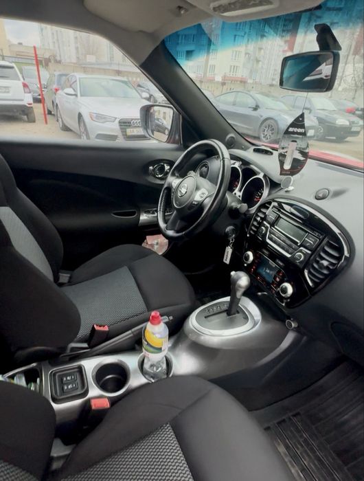 Автомобіль Nissan Juke