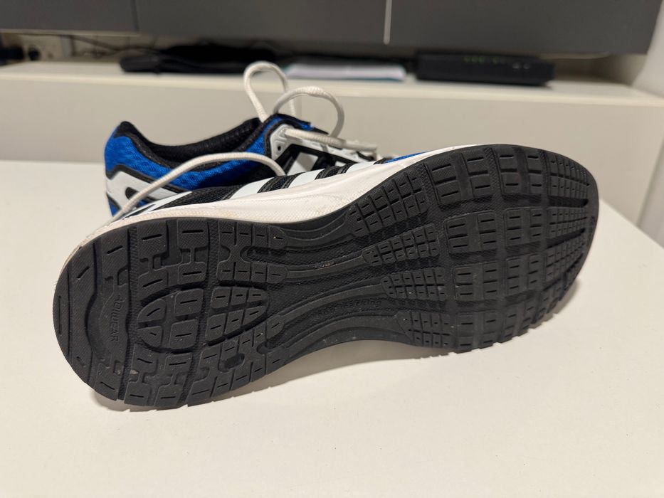 Sapatilhas adidas 43