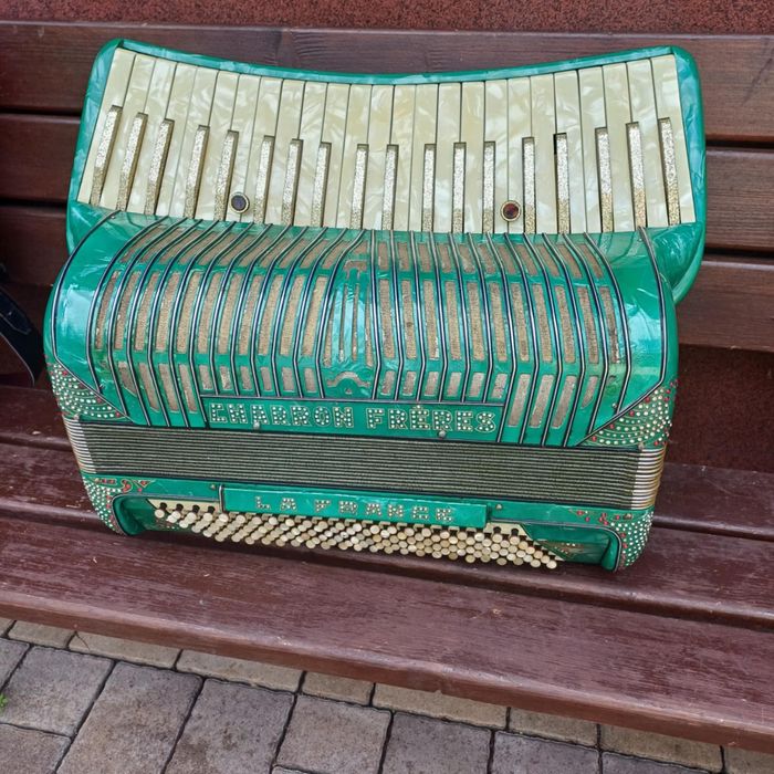 Akordeon charron freres la france 140 basow