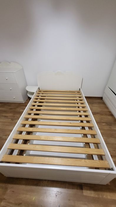 Терміново продам ліжко з боковою тумбою