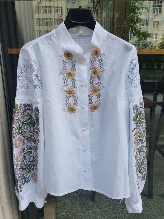 Вышиванка красивая, машинная и ручная вышивка р S M L 46 деловой стиль