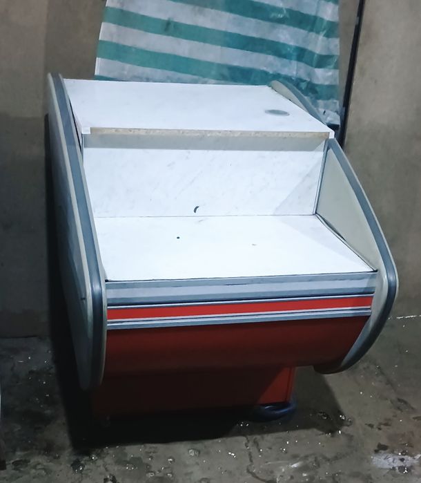 Прилавок торговий.Касове місце.Для вітрин холодильних.