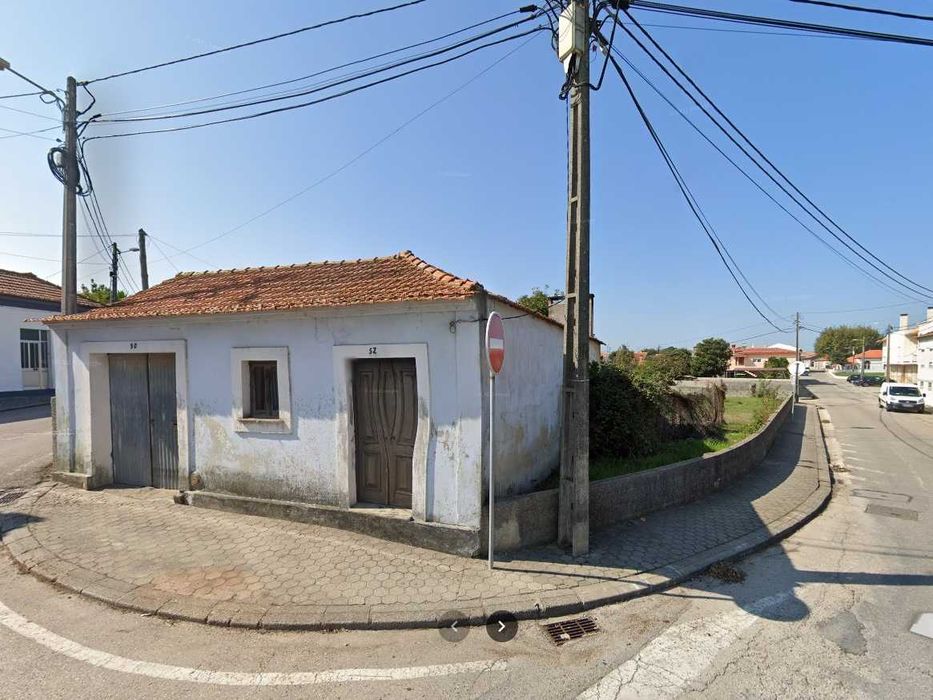 Terreno muito bem situado - p/2 casas - ler informação