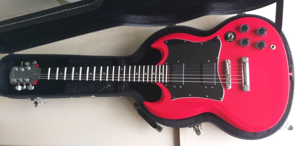 Гитара EPIPHONE SG G310-R с кейсом.