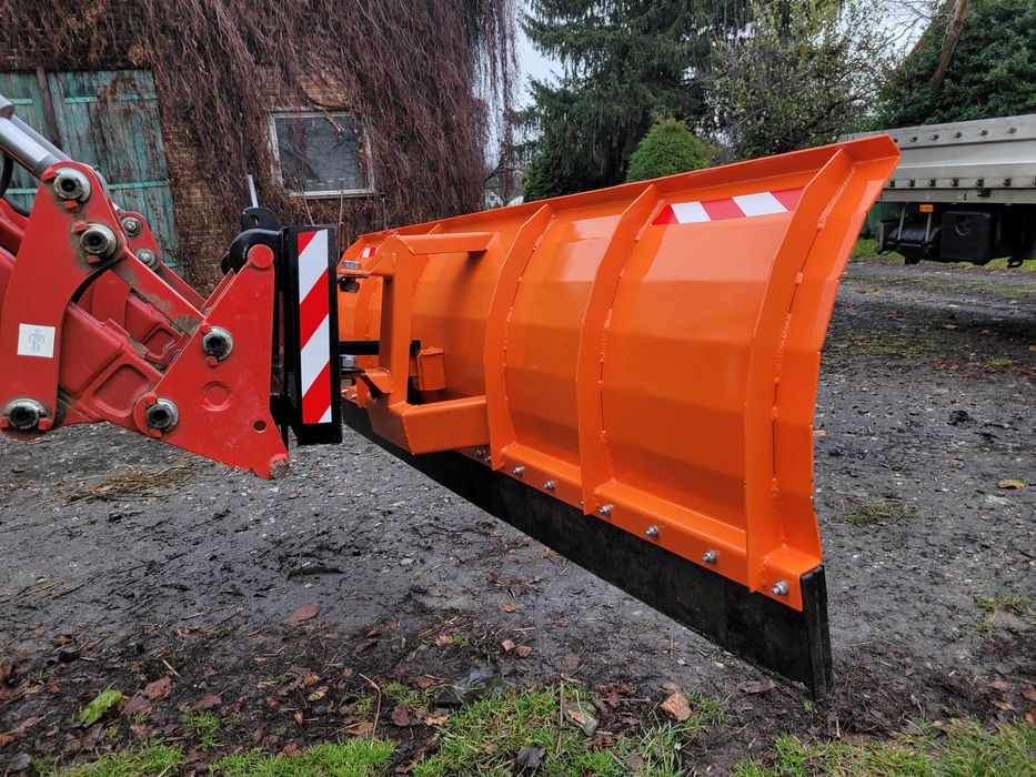 Pług do śniegu Tura ciągnika/ Przedni TUZ/ Spych śnieżny hydrauliczny