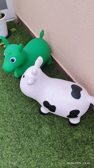 Saltitoes em borracha infantil