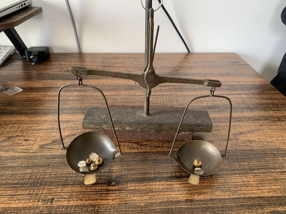 Balança antiga de precisão