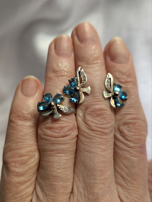 Срібний з золотом набір сережки та перстень 17 розмір