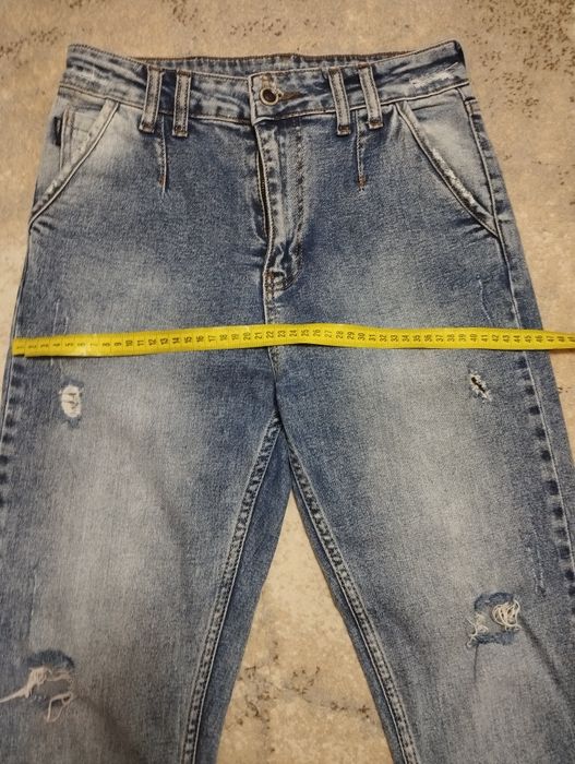 Жіночі джинси мом
