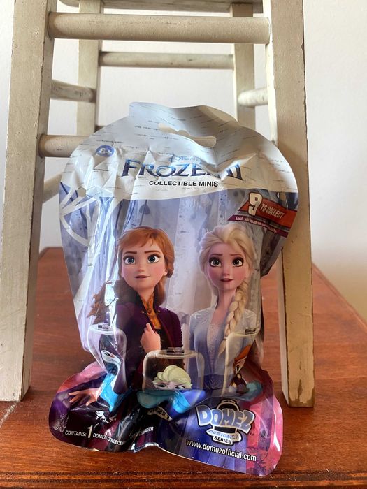 Exclusive Frozen Collection - Collectible Minis (New and Packaged)64585890668673120