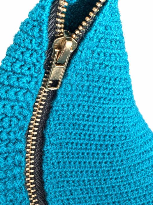 Bolsa Mala em CROCHE ARTESANAL - Azul Esverdeado - Singularmente bonita