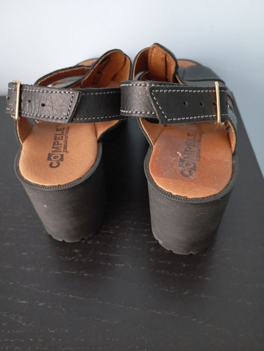 Sandálias Compele
